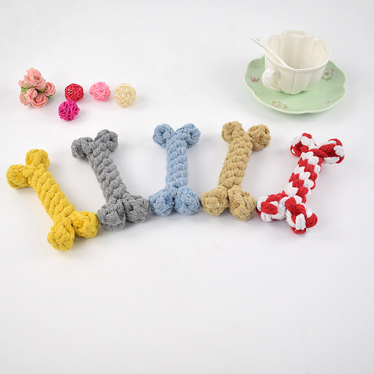 Fünf bunte Hundespielzeug-Knochen aus Seil, ideal für Kauspielzeug und Zahnpflege.