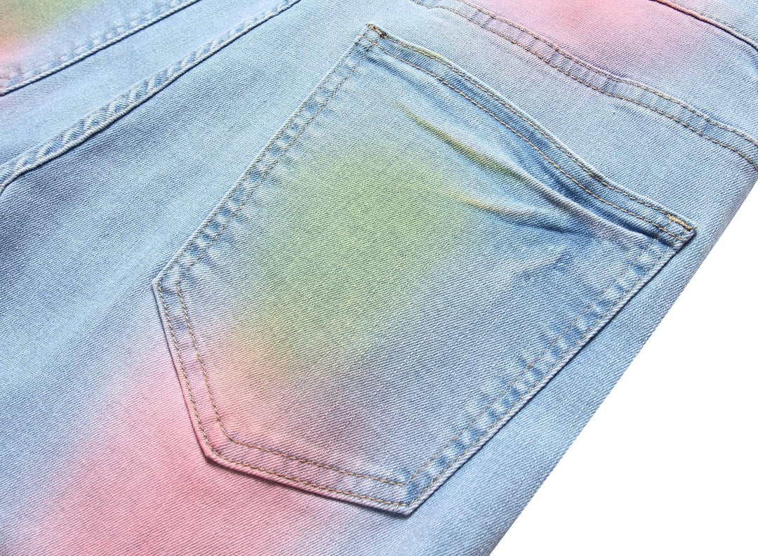 Bunte Jeans mit Taschen, Pastellfarben, Denim, modische Damenbekleidung, lässiger Stil.
