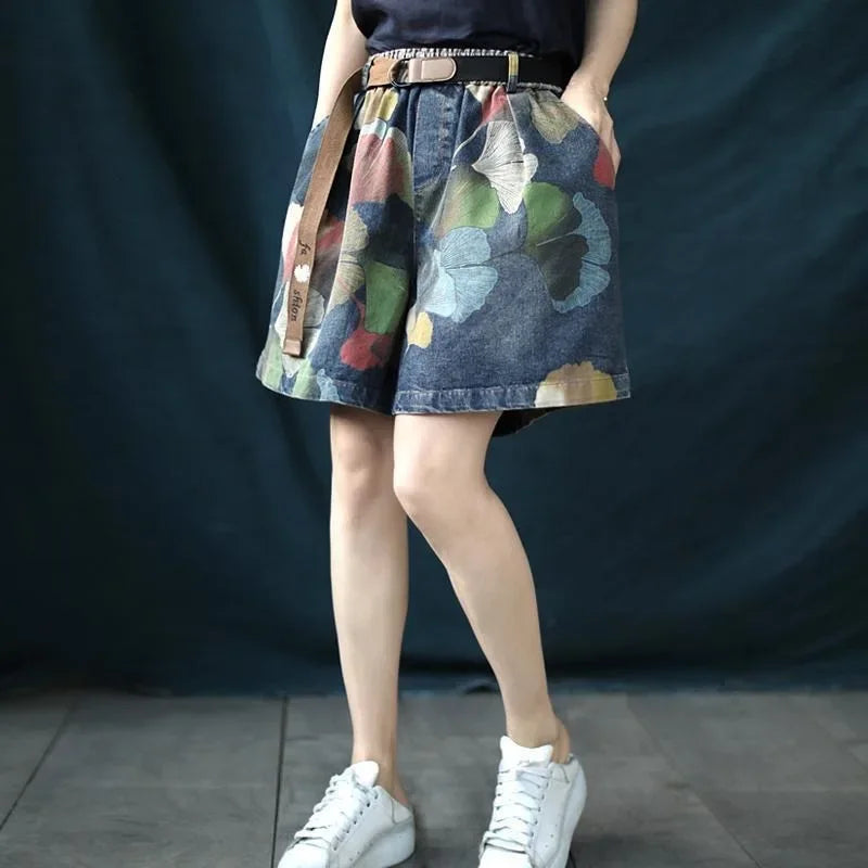 Farbiger Jeansrock mit Blumenmuster, Damenmode, lässig, knielang, mit Gürtel, Sommeroutfit.