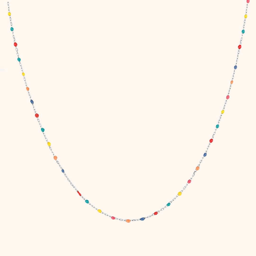 Bunte Halskette aus Edelsteinen, filigranes Design, modisches Schmuckstück für Damen.