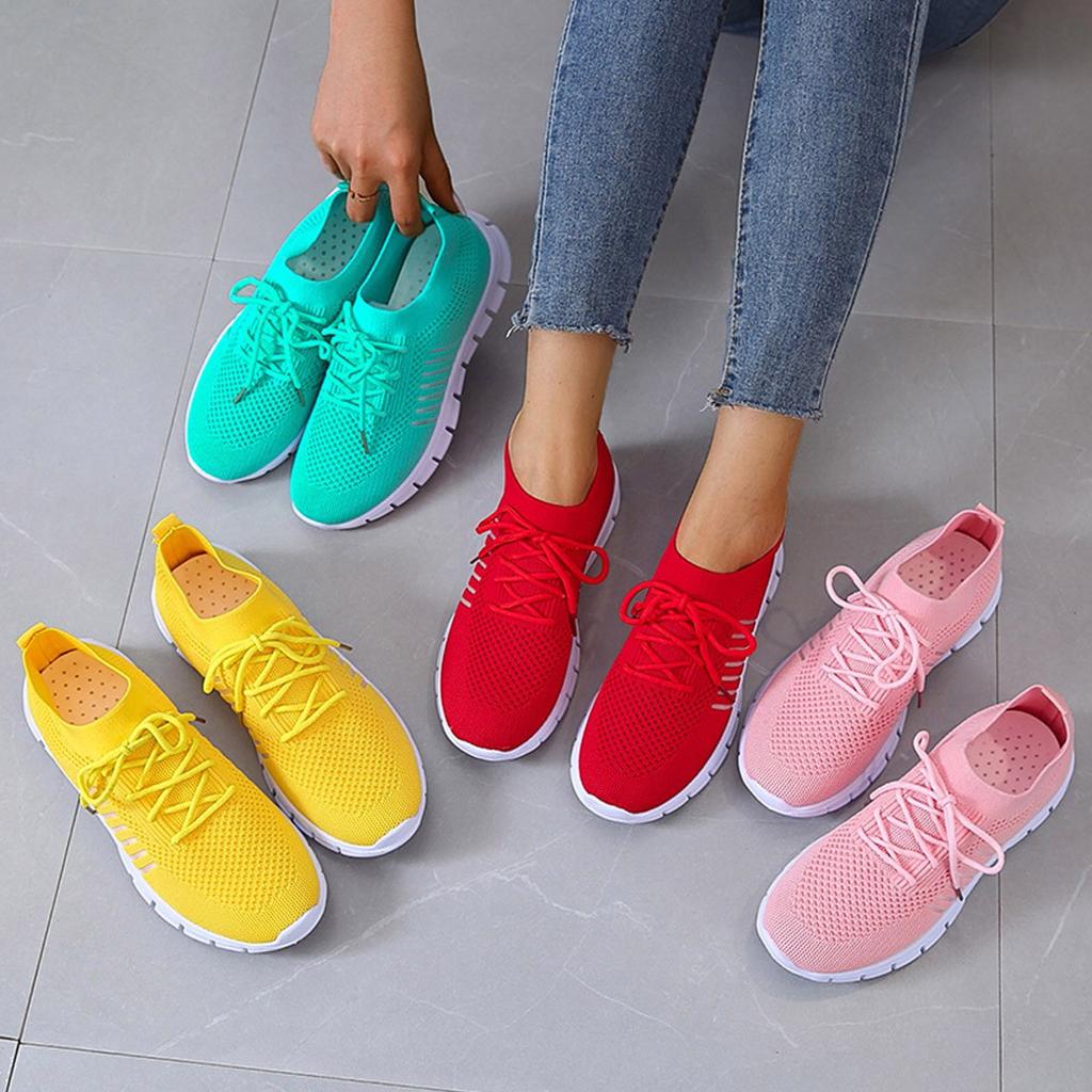 Farbige Sportschuhe, atmungsaktiv, rutschfeste Sohle, Damenmode, Fitness, Laufen.