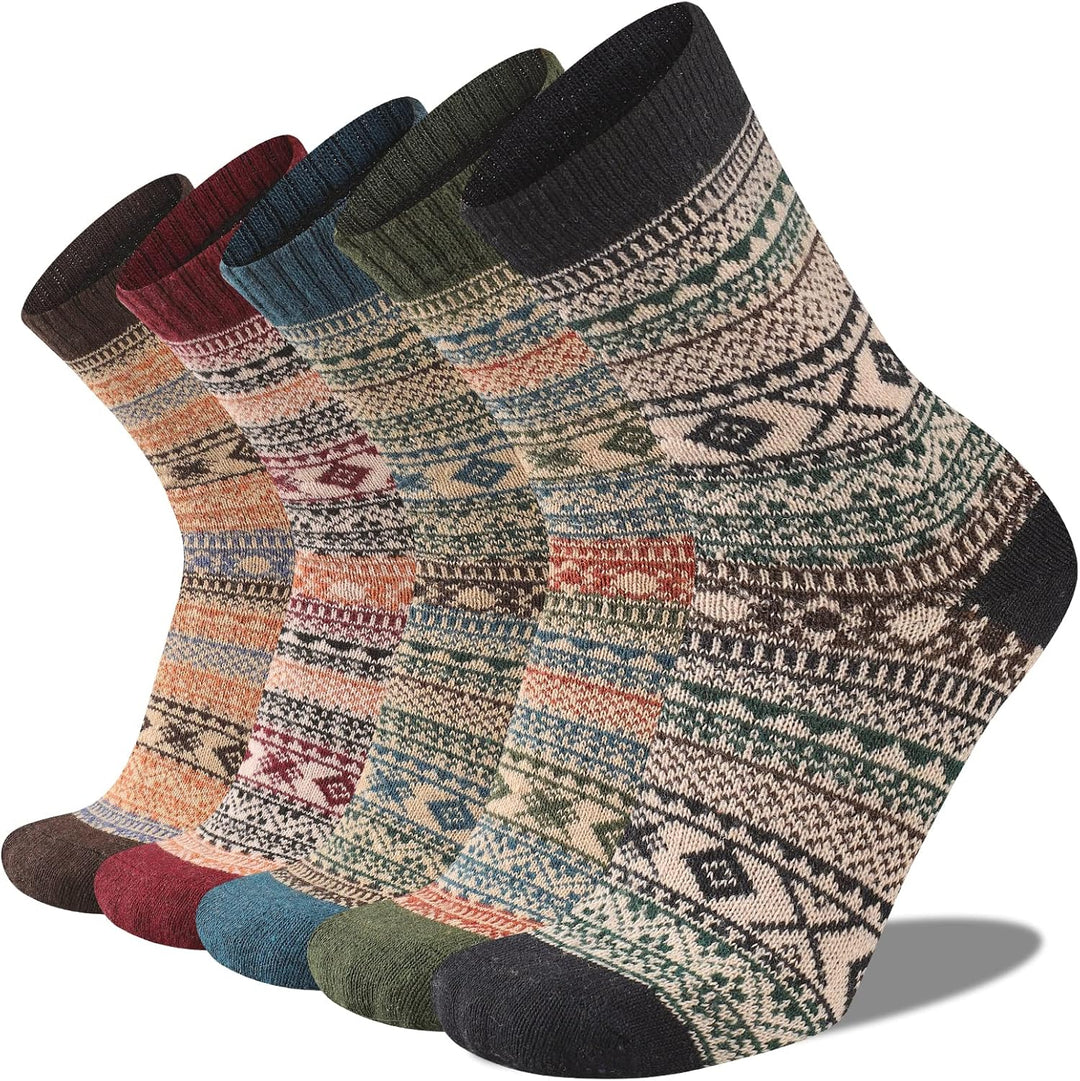 Fünf Paar bunte, warme Wollsocken mit Norwegermuster für Damen und Herren.