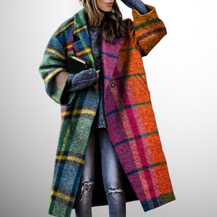 Frau in buntem karierten Mantel, Herbstmode, lässiger Stil, Wollmantel, modisch.