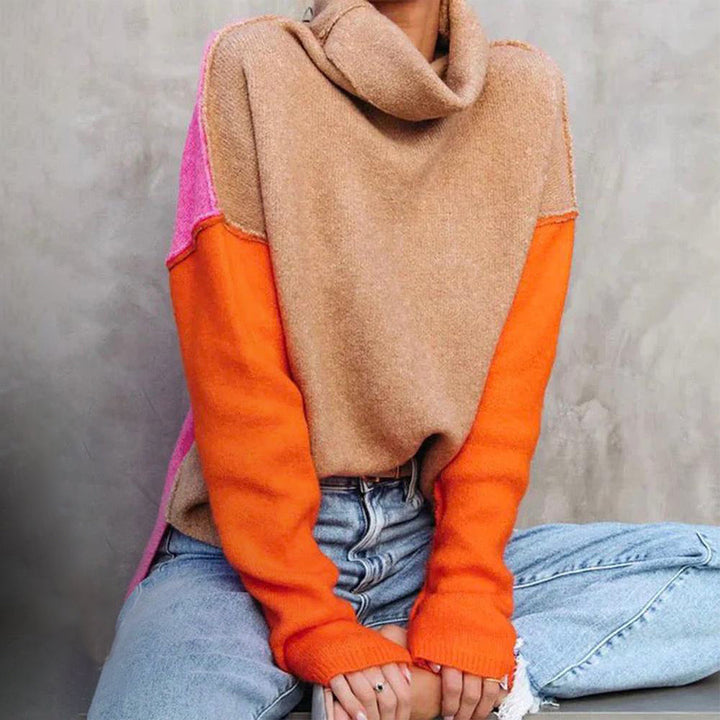 Damenpullover, beige mit orangefarbenen Ärmeln, Rollkragen, lässig, modisch, Herbstmode.