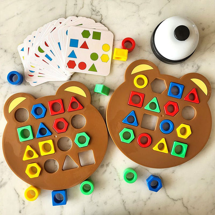 Bär-förmiges Lernspielzeug aus Holz mit bunten Formen, ideal für Kinder, Montessori inspiriert.