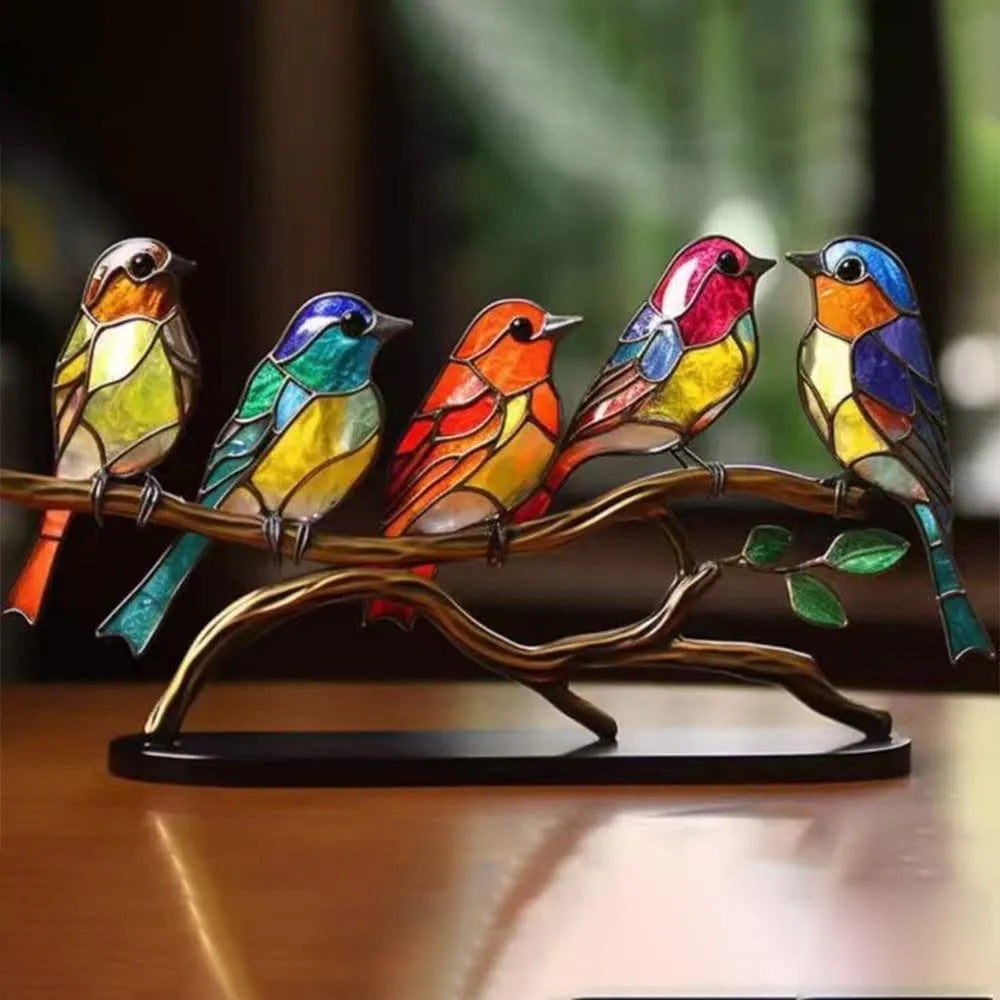 Buntes Glasvogel-Dekor auf Ast, handgefertigt, Wohnzimmerdekoration, Kunsthandwerk.