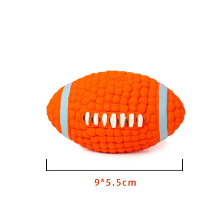 Orange Hundespielzeug Football aus Plüsch, 9x5,5 cm, robust und bissfest.