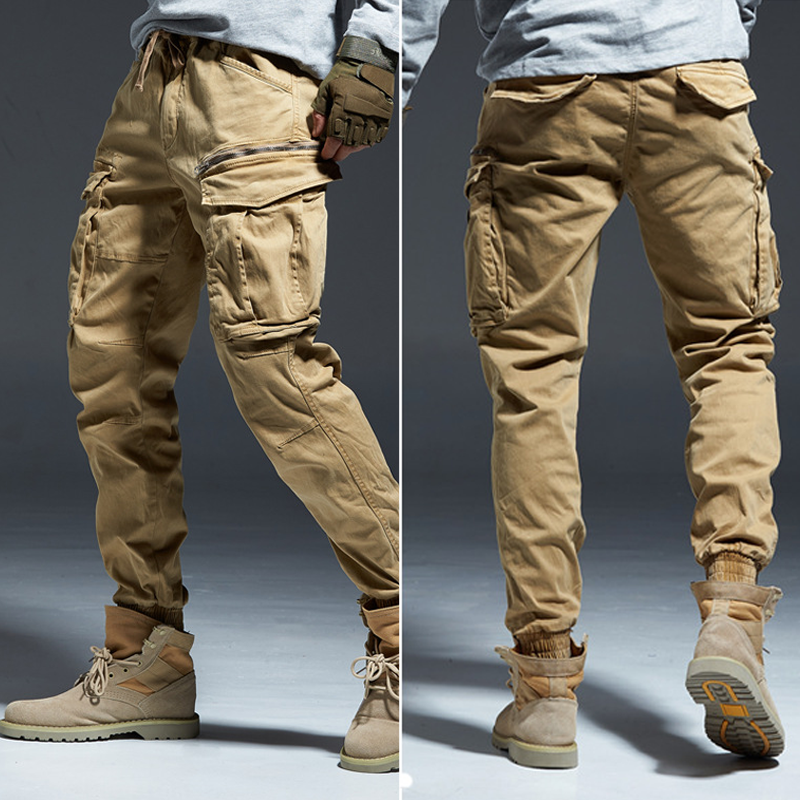 Beige Cargohose für Herren, Baumwolle, mit Taschen, lässiger Stil, ideal für Outdoor-Aktivitäten.