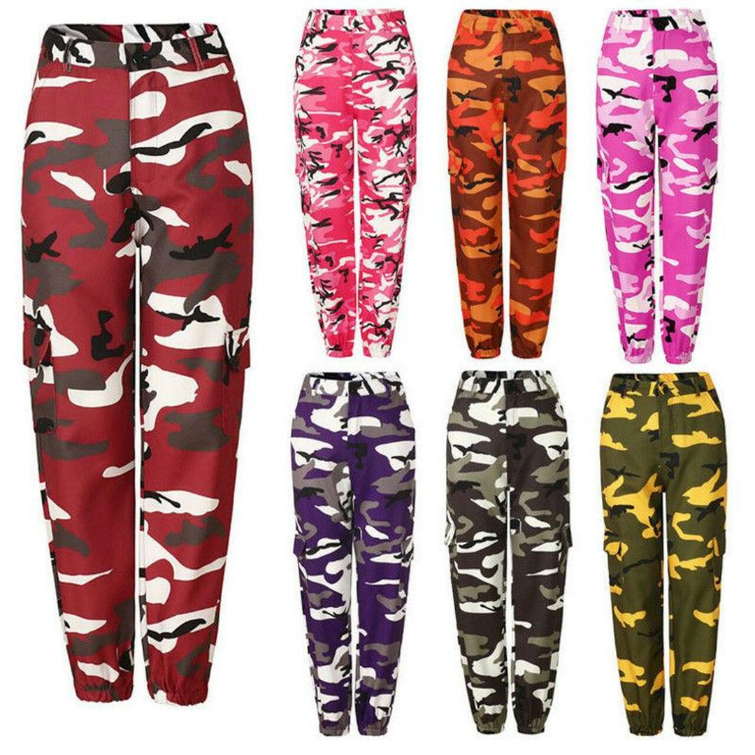 Sechs Camouflage-Hosen in Rot, Pink, Orange, Lila, Schwarz, Grün; Damenmode, Streetwear.