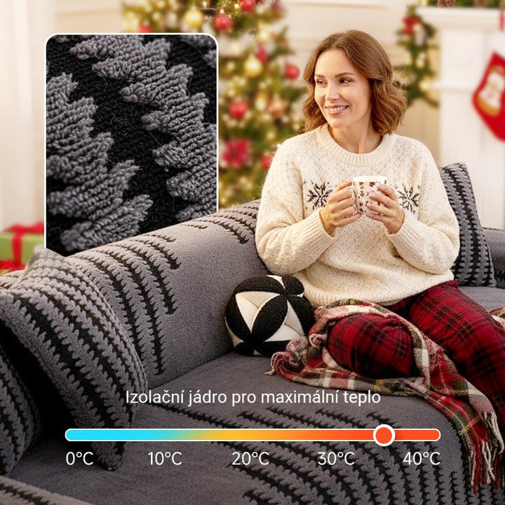 Žena v pleteném svetru s hrnkem sedí na šedém potahu, v rohu detail husté plyšové textilie 2