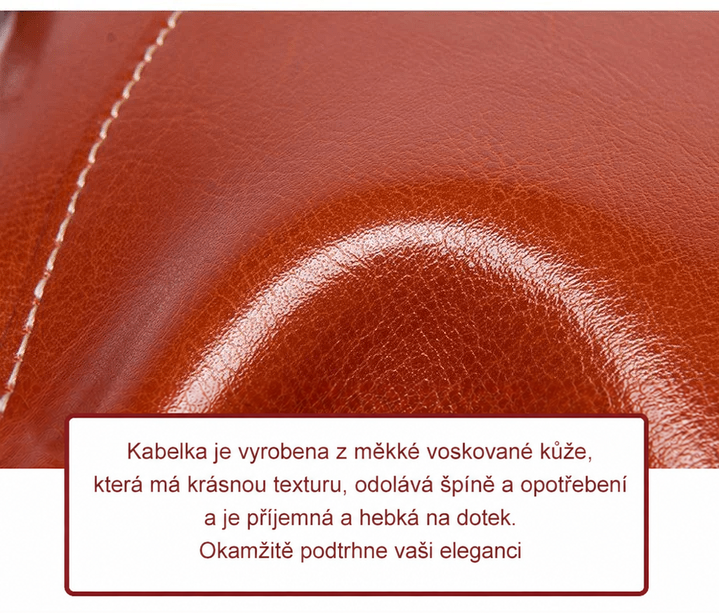 Detailní záběr na strukturu měkké lesklé hnědé kůže s prošíváním 14