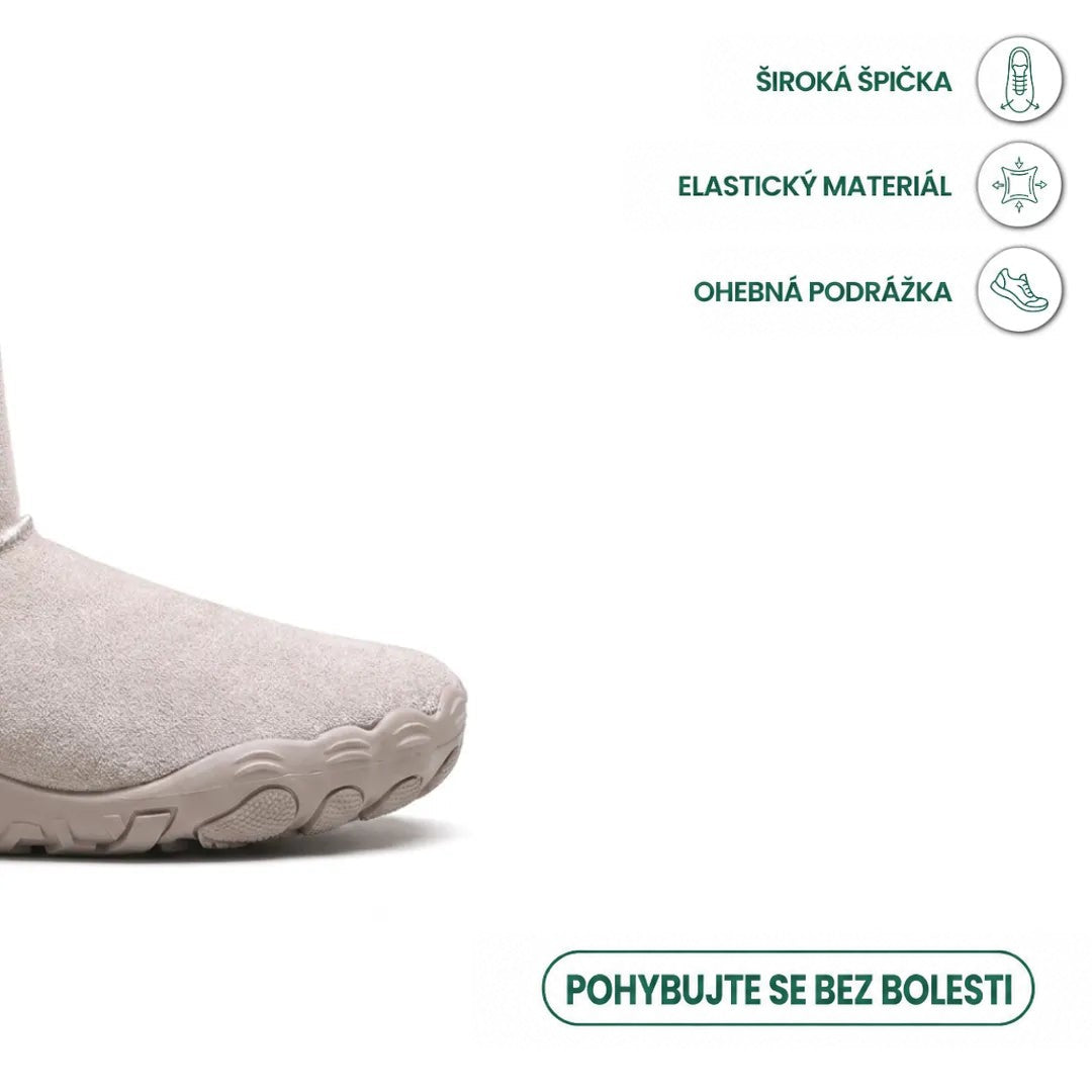 Detail široké špičky šedobéžové semišové boty s ohebnou podrážkou a ikonami vlastností 32