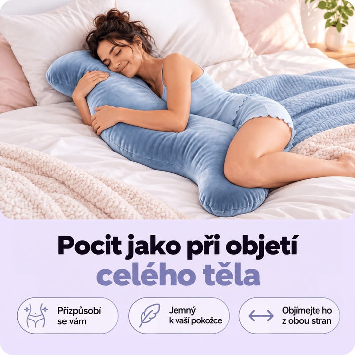 Žena spí na boku v posteli a objímá modrý zvlněný polštář 2