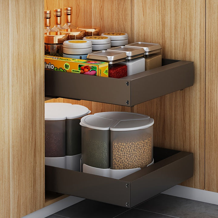 Holz-Küchenschrank mit ausziehbaren Regalen, Vorratsdosen, Gewürzgläsern, moderne Küchenorganisation.