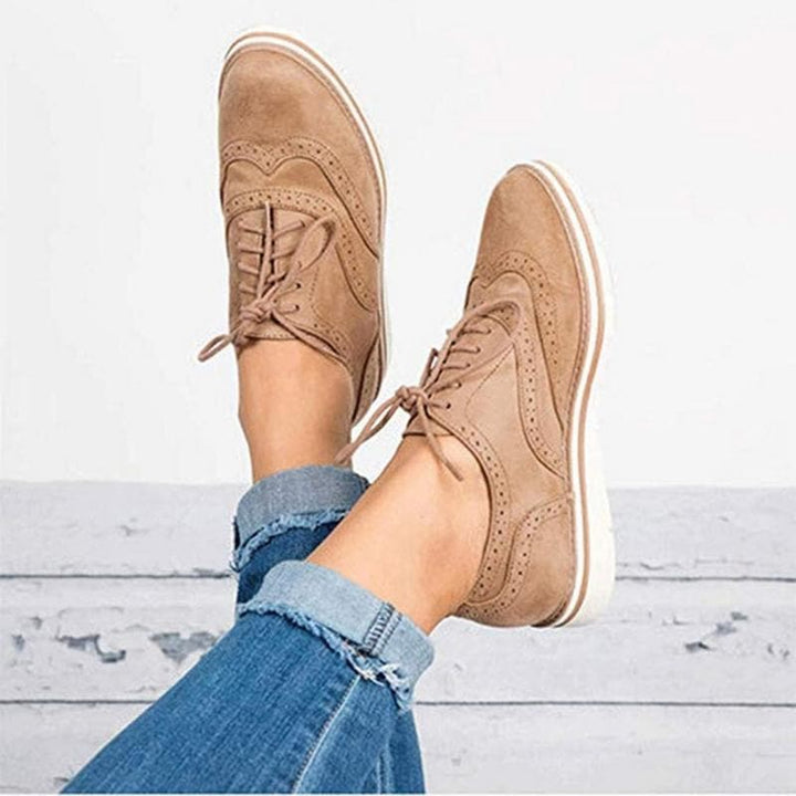 Dámské derby boty z nubuku s detailem broguing – Carisse