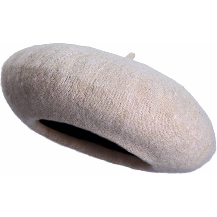 Béžový vlněný baret nakloněný tak, že je vidět tmavá vnitřní strana 10