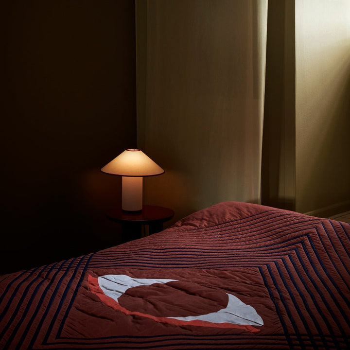 Stolní lampa s textilním stínidlem – Lunara