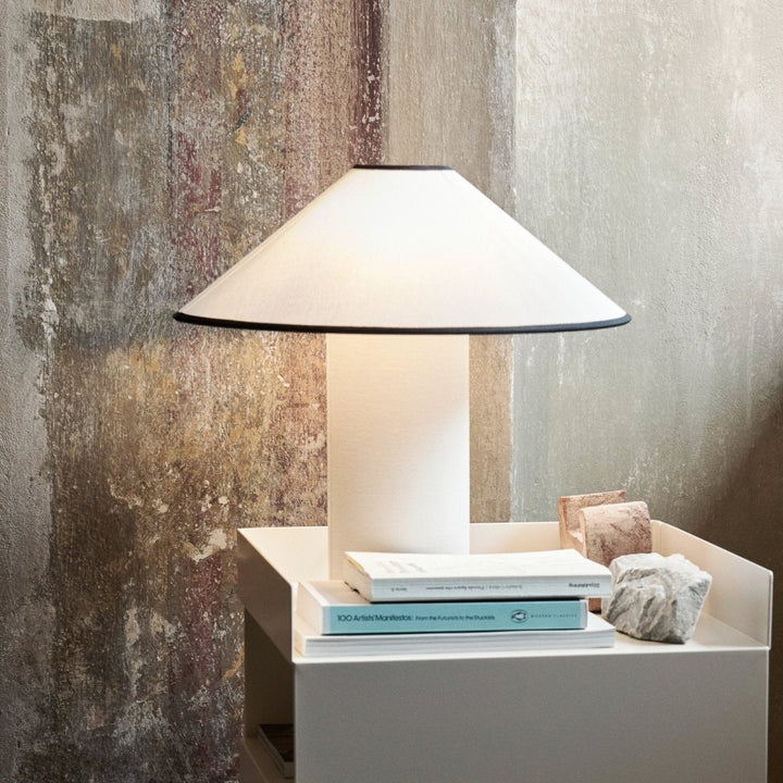 Stolní lampa s textilním stínidlem – Lunara