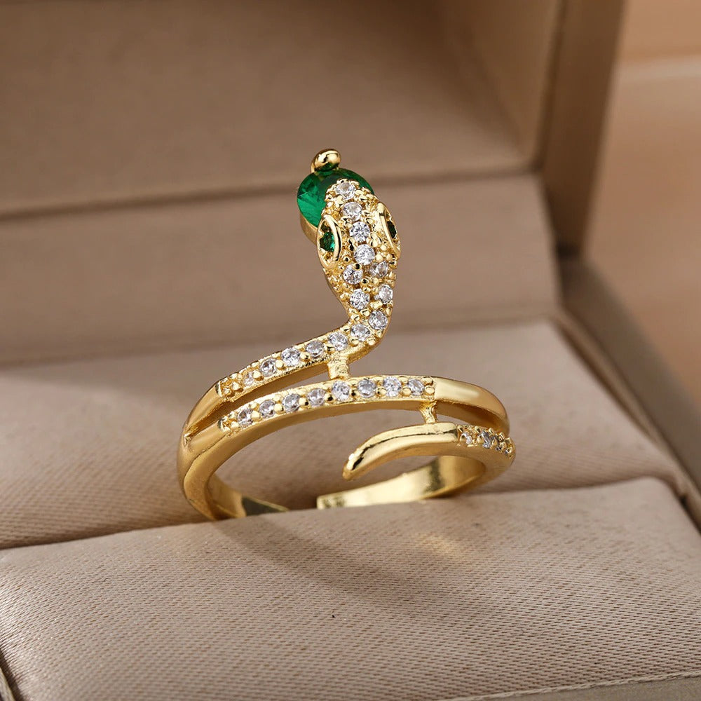 Goldener Schlangenring mit Zirkonia-Steinen, Damenring, eleganter Schmuck, Geschenkidee.