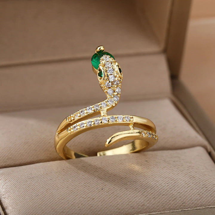 Goldener Schlangenring mit Zirkonia-Steinen, Damenring, eleganter Schmuck, Geschenkidee.