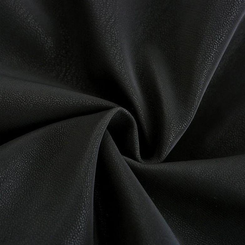 Schwarzer Kunstlederstoff, strukturiert, ideal für Polster, Taschen, Bekleidung.