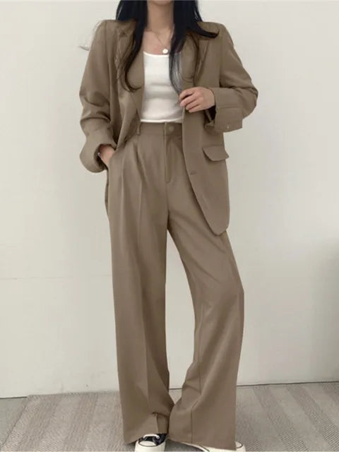 Damen Blazer Anzug Set, beige, Büro, Herbstmode, weite Hose, eleganter Look, Freizeitkleidung.