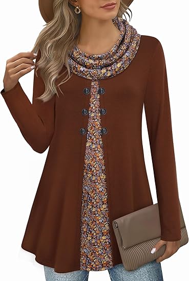 Damenmode: Braune Tunika mit Blumendruck, Knöpfen und Schal-Kragen, ideal für Herbst.