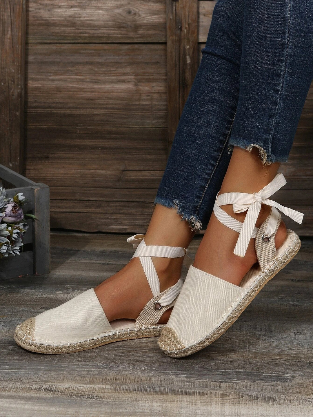 Damen Espadrilles Beige, Leinen, Sommermode, Schnürung, Freizeitschuhe, Jeanshintergrund
