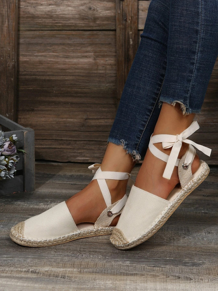 Damen Espadrilles Beige, Leinen, Sommermode, Schnürung, Freizeitschuhe, Jeanshintergrund