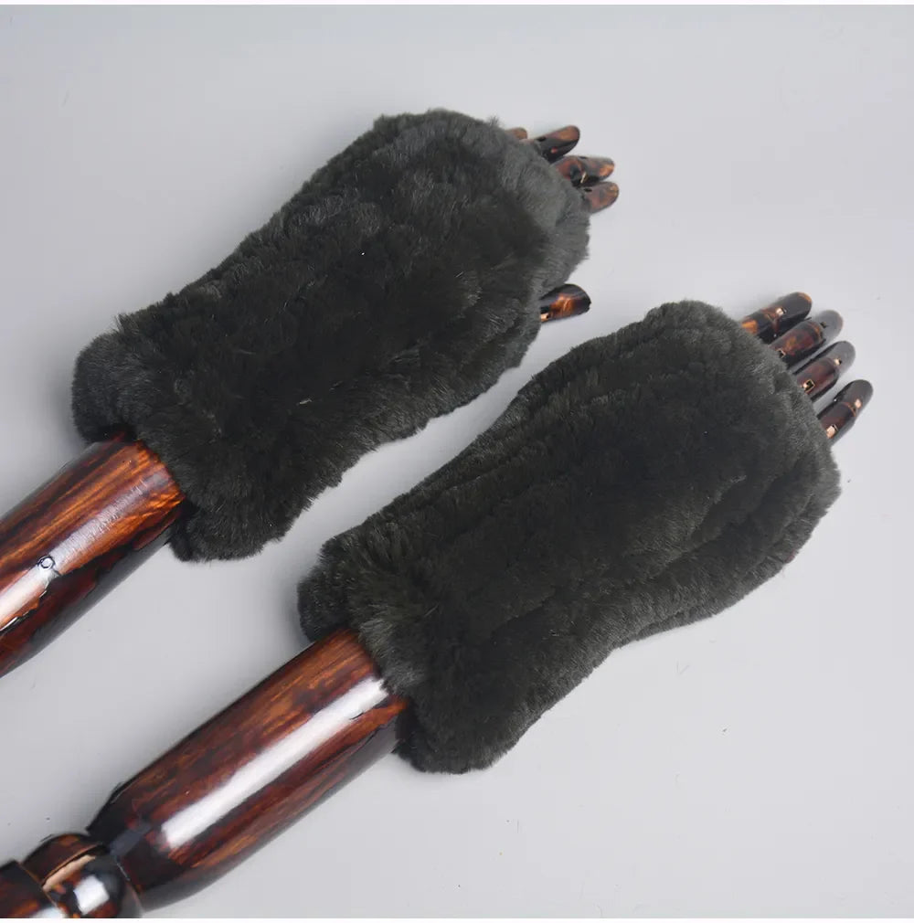 Dunkelgrüne Fellhandschuhe, warm, weich, Winteraccessoire, modisch, Damen, Herren.