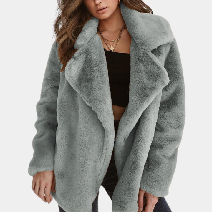 Damen Winterjacke, grauer Kunstpelz, modisch, warm, elegant, lässig, Herbst-Winter-Outfit.
