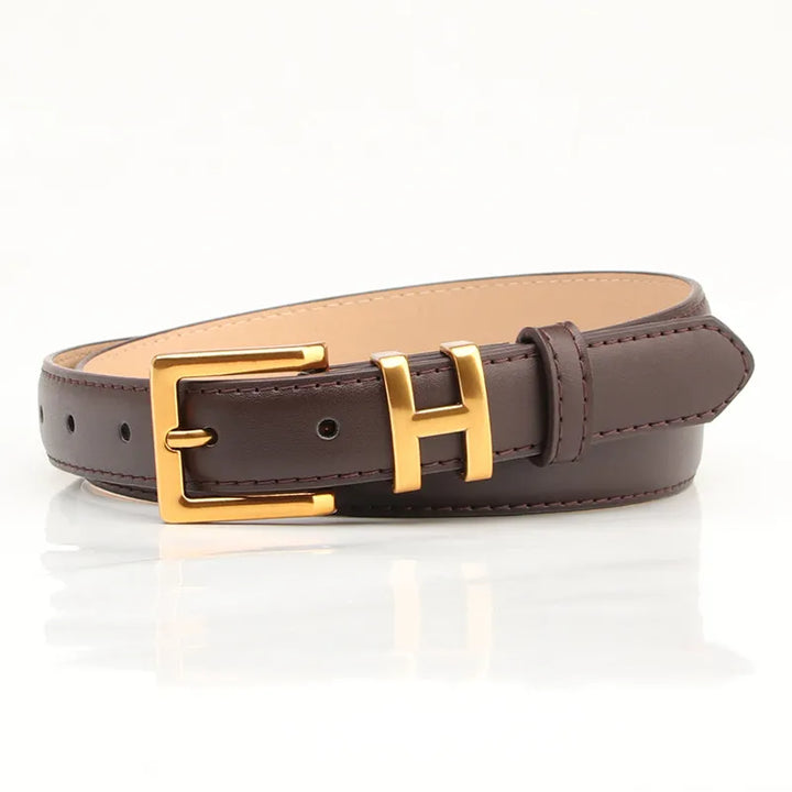 Dunkelbrauner Ledergürtel mit goldener Schnalle, modisches Accessoire, Herrengürtel.