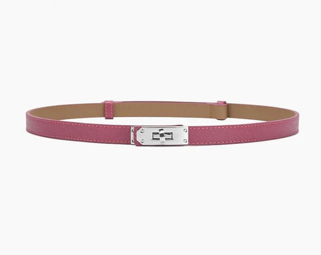 Rosa Ledergürtel mit silberner Schnalle, modisches Accessoire für Damen.