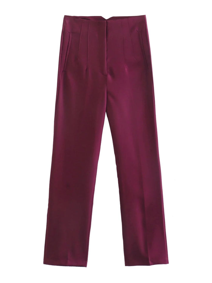 Bordeauxfarbene Damenhose, gerade geschnitten, elegant, aus Satin, mit Taschen.