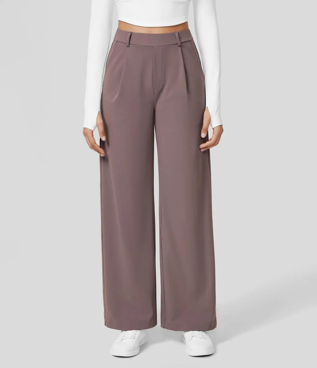 Damenhose, weite Passform, braun, elegant, hohe Taille, modisch, Freizeitkleidung, Herbstmode.