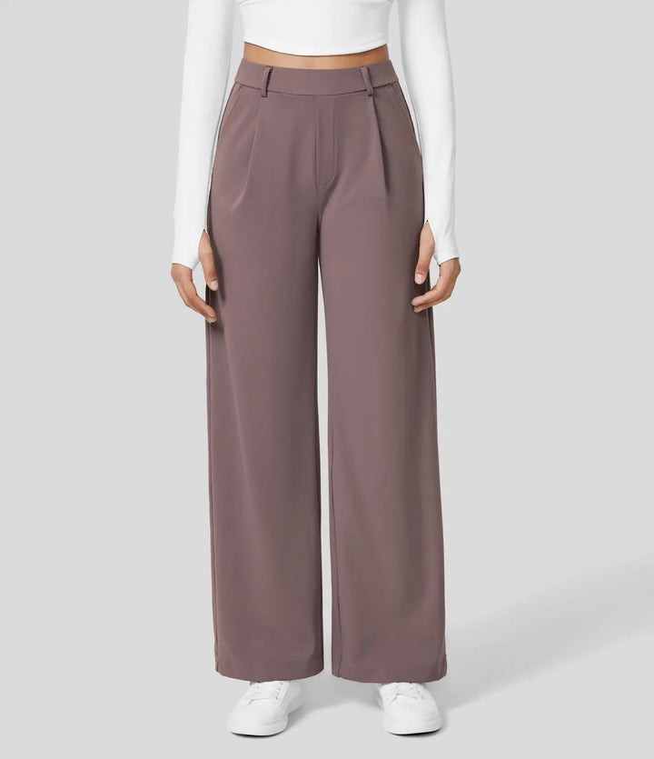 Damenhose, weite Passform, braun, elegant, hohe Taille, modisch, Freizeitkleidung, Herbstmode.