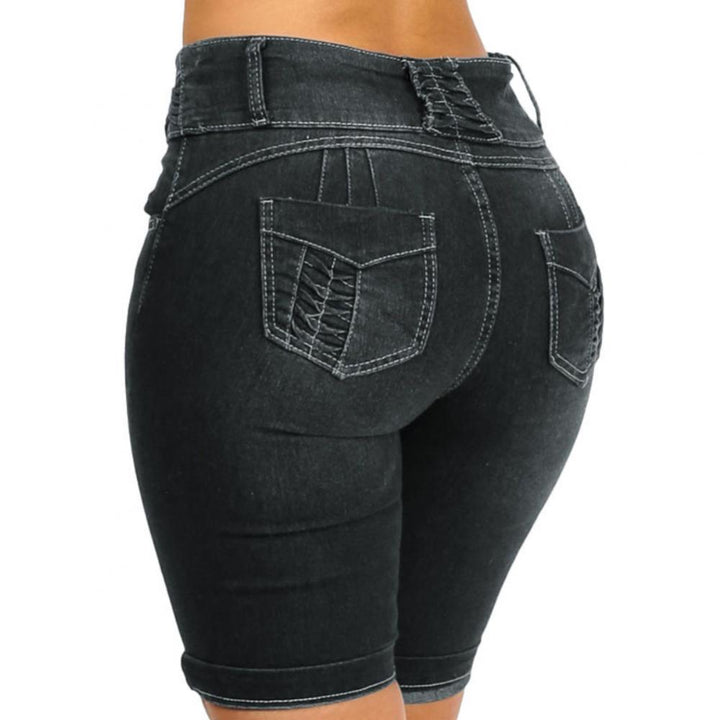 Schwarze Damen-Jeansshorts, hohe Taille, Gesäßtaschen, figurbetont, Denim, modisch.
