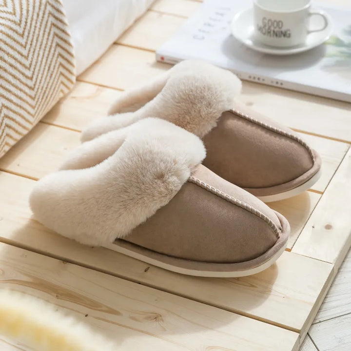 Khaki Hausschuhe mit Plüschfutter, rutschfest, warm, gemütlich, für Damen und Herren.