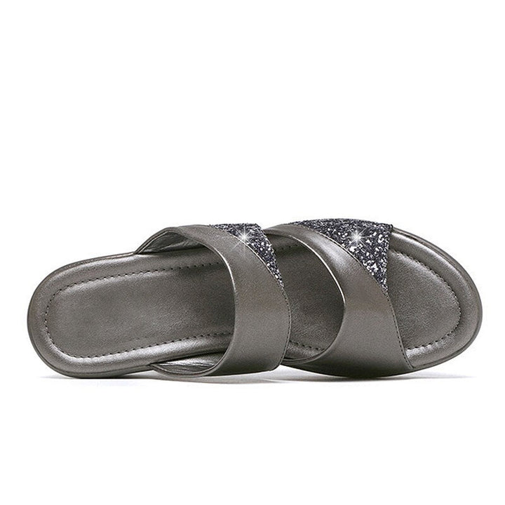 Graue Damen-Sandalen mit Glitzer, bequem, rutschfest, modisch, Sommermode, Freizeitkleidung.