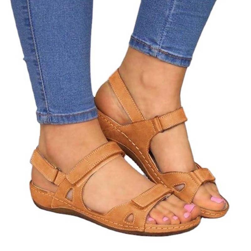 Damen Sandalen aus Leder, braun, bequem, mit Klettverschluss, ideal für Sommermode.