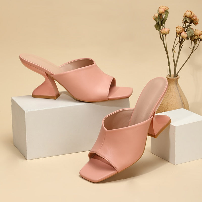 Rosa Damen-Mules mit Blockabsatz, elegantes Design, Kunstleder, modische Sommerschuhe.