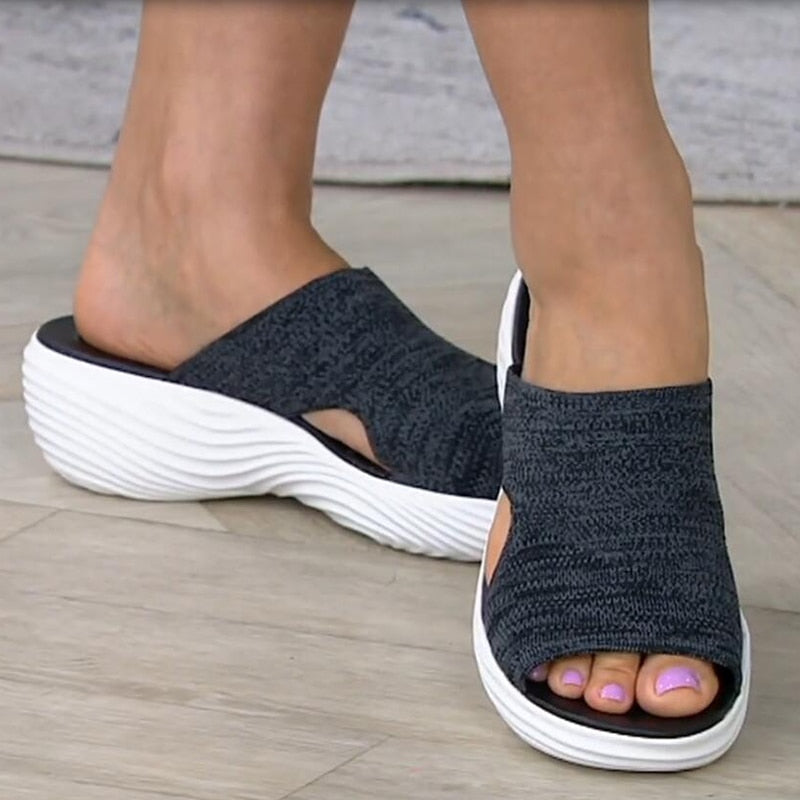 Damen Sandalen, grau, Strickmaterial, Keilabsatz, bequem, Sommermode, rutschfest.