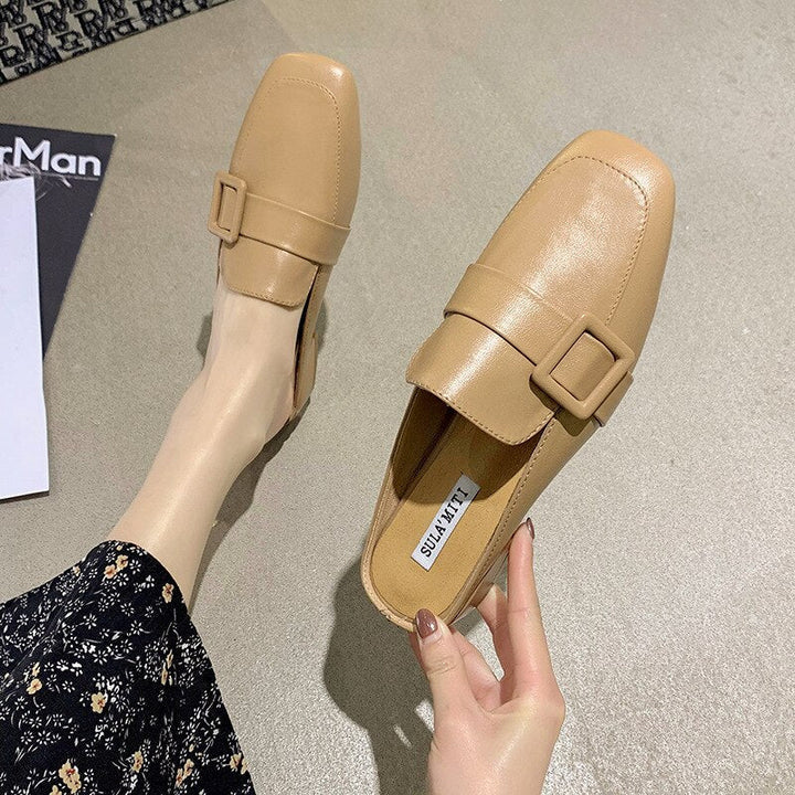 Beige Damen-Loafer mit Schnalle, elegantes Design, Lederoptik, modische Schuhe.
