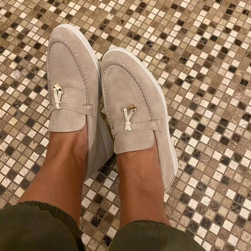 Beige Wildleder-Loafer für Damen, elegante Freizeitschuhe, rutschfeste Sohle, modisch.