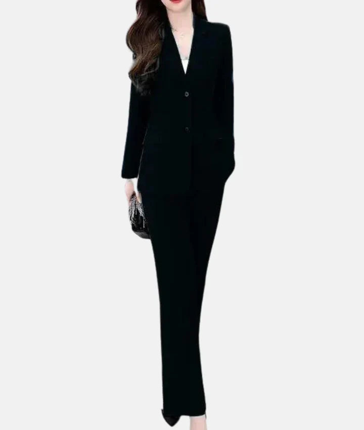 Damenanzug schwarz, elegant, Businessmode, zweiteilig, Blazer und Hose, formell, Bürooutfit.