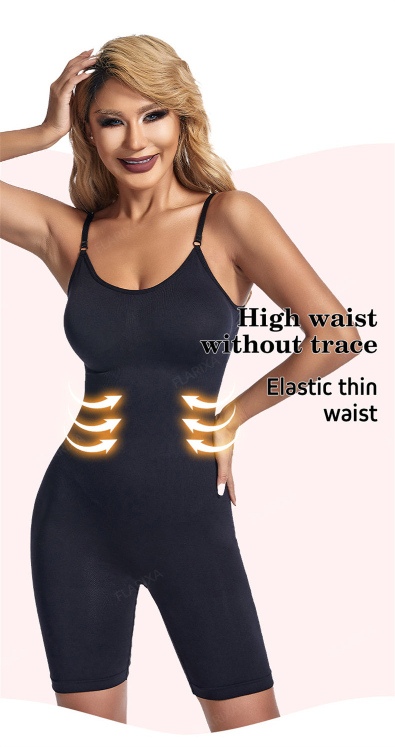 Frau in schwarzem figurformendem Body, nahtlos, elastisch, hoher Bund, Shapewear.