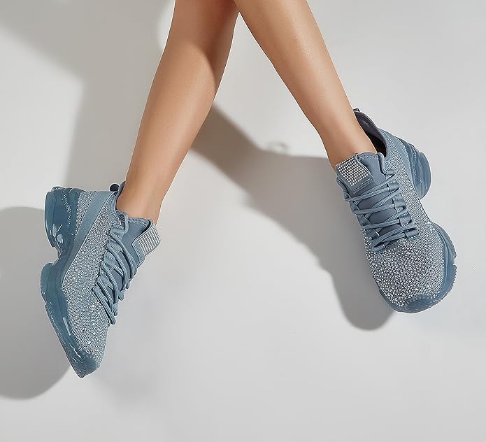 Damen Sneaker blau, atmungsaktiv, rutschfest, modisch, ideal für Sport und Freizeit.