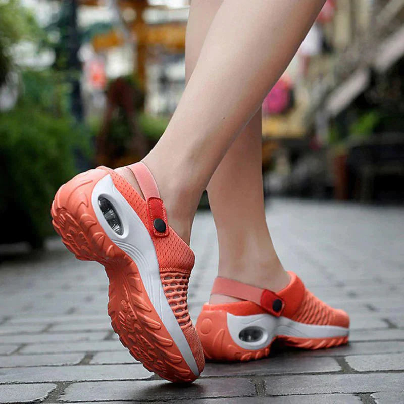 Damen-Sneaker in Orange, atmungsaktiv, rutschfest, ideal für Outdoor-Aktivitäten.