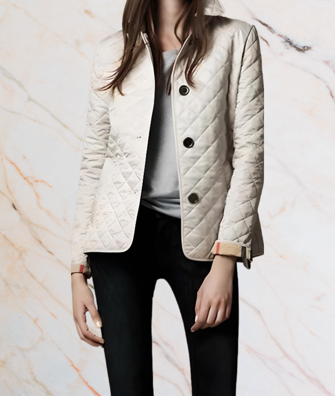 Damen Steppjacke beige, Knopfleiste, elegantes Design, Herbstmode, Freizeitkleidung.