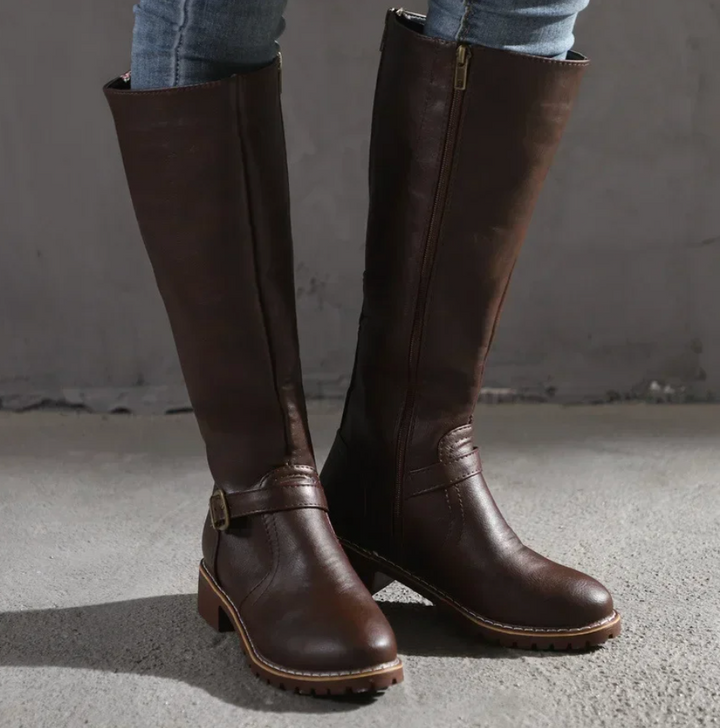 Dunkelbraune Lederstiefel für Damen, kniehoch, mit Reißverschluss, robustes Design.